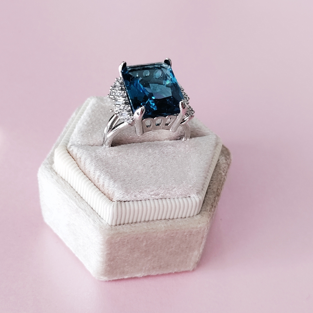 Blue Gemstone Statement Ring – US Size 9